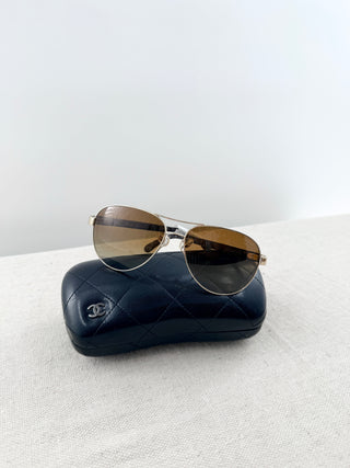 Chanel aviator sunglasses with leather temples 4204 - Q