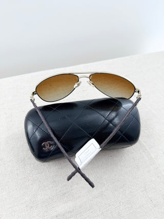 Chanel aviator sunglasses with leather temples 4204 - Q