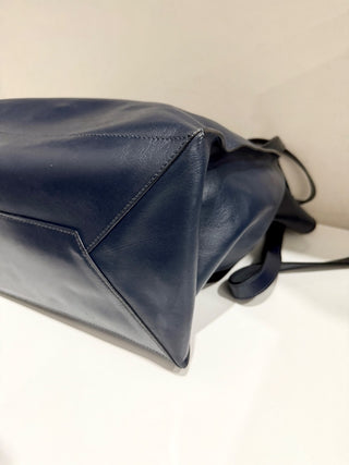 Prada large leather tote bag with contrast interior pouch