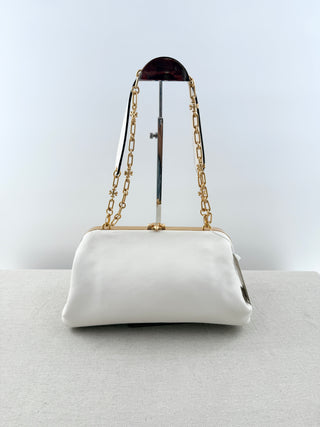 Tory Burch White leather shoulder bag with matching strap and gold chain strap, kiss lock closure