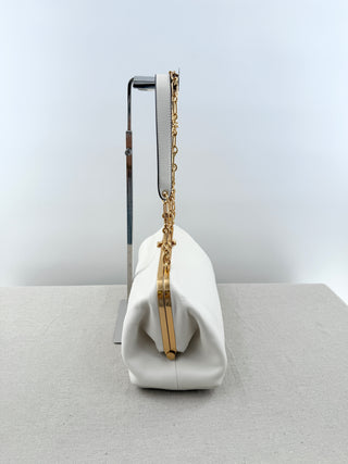Tory Burch White leather shoulder bag with matching strap and gold chain strap, kiss lock closure