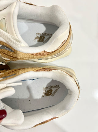 New Balance 9060 Great Plains Suede Chunky Running Shoes Tan Unisex US M 7/ W8.5