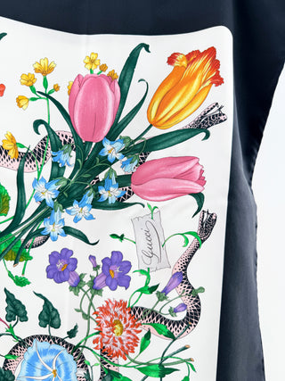 Gucci 100% silk print scarf 90 cm x 90 cm