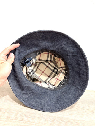Burberry denim bucket hat, M