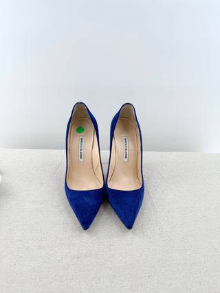 Manolo Blahnik pointy heel suede pumps, 40