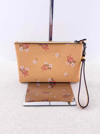 Coach zip up pouch leather wristlet