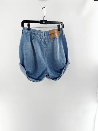 One Teaspoon streetwalker denim shorts featuring mid-rise fit, vintage fit, 26