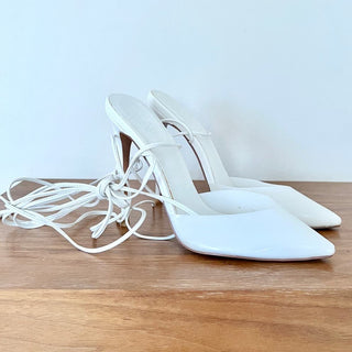 NWOT Femme Wrap Ankle Strap Pointed Toe Stiletto Sandal White Women's Sz 37/ 6.5