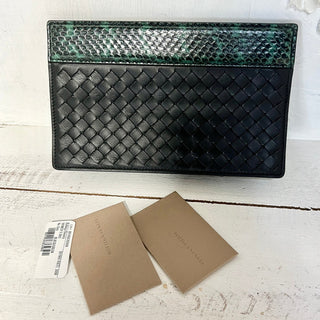 NWT Bottega Veneta Snakeskin Leather Mini Purse Clutch Handbag Black/Green