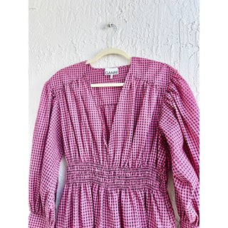 $400 Ganni Shirred Gingham Seersucker V-Neck Midi Dress Pink/Black Sz 36 / US 10