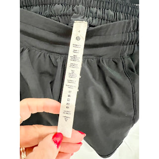 Lululemon Athletica Hotty Hot Low-Rise Lined Short II 2.5" Black Wpmen's Size 4