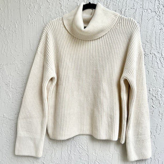 NWOT Banana Republic Chunky Ribbed Knit Turtleneck Sweater Cream Women's Small