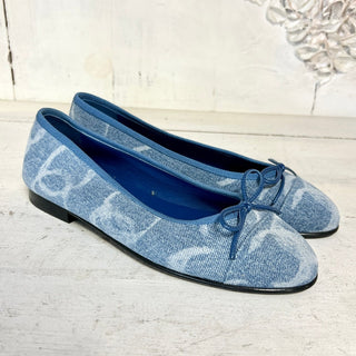 NEW Chanel Denim Printed CC Cap Toe Ballerina Flats Shoes Light Blue Women's 36