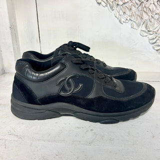 Chanel CC Logo Leather/Suede Low Top Runner Sneaker Triple Black Men Size 43 / 9