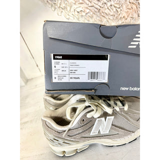 NWT New Balance Mesh Low Top Running Sneakers Gray/Beige M6 / W7.5 - M1906RL