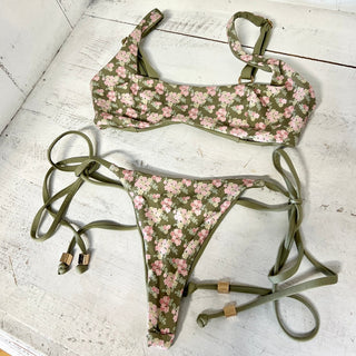 Lounge Reversible Plunge Bikini Top & Tie Side Bikini Thong Green/Floral XS / S