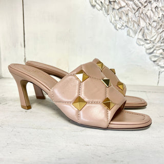 NWOT Valentino Roman Stud Quilted Napa Slide Heel Mule Sandals Neutral 39.5 / 9